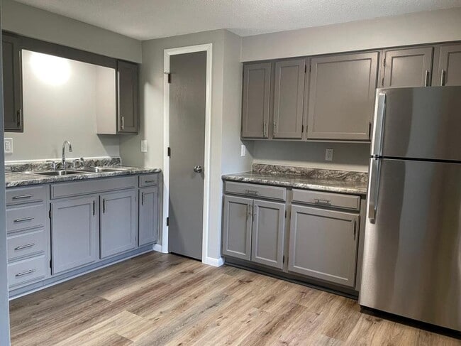 Photo - 1963 Apartment Dr