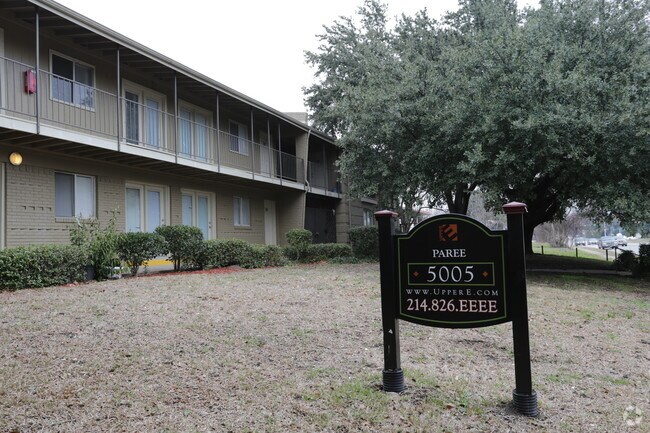 Photo - Upper E - Paree (OLD)