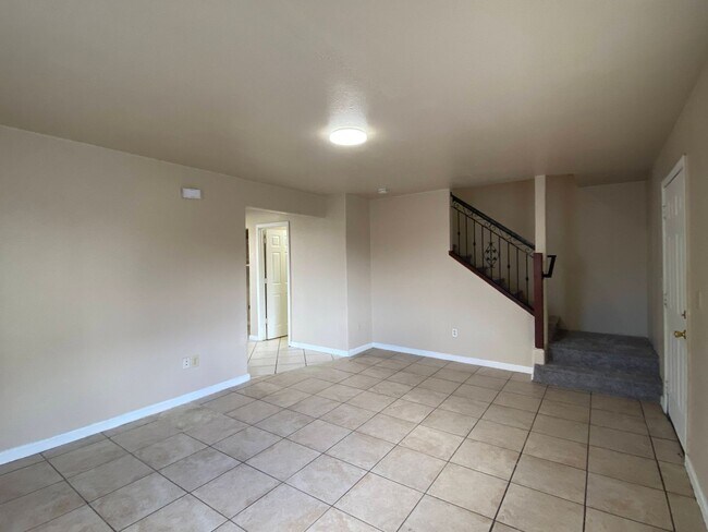 Photo - Spacious, 3 Bed, 2 Bath Townhouse Unit 4