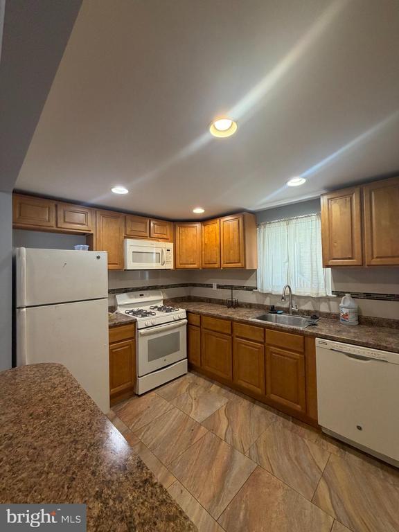 Photo - 15173 Beverly Dr Unit A