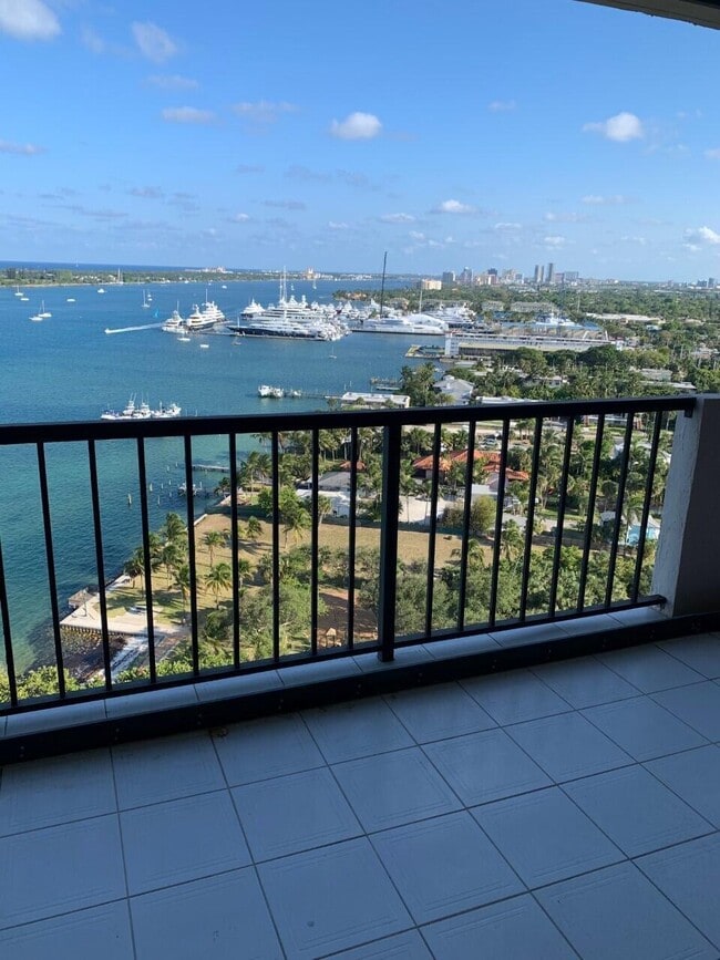 5200 N Flagler Dr Unit 2205