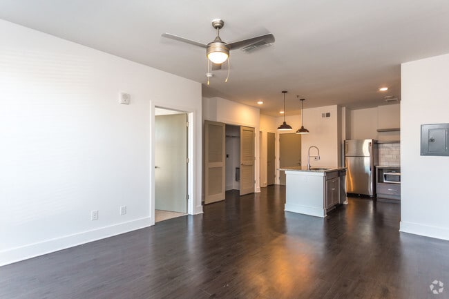 1BR, 1BA - 746 SF