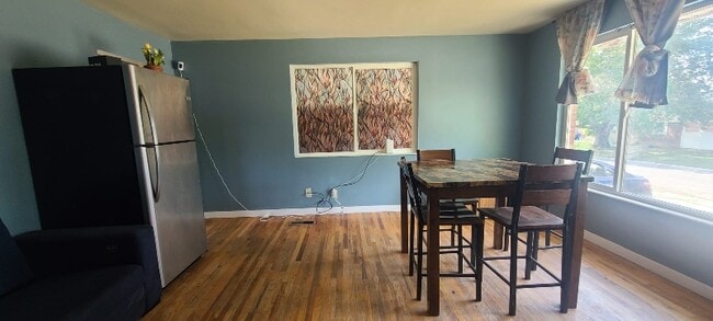 Photo - 985 Maple St