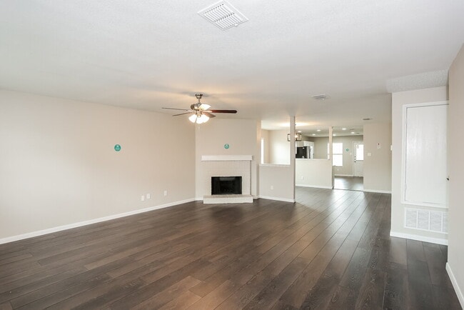 Photo - 6019 Guilia Dr