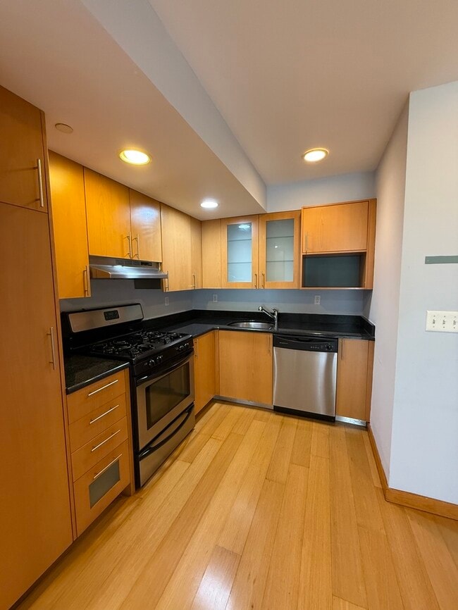 Building Photo - 101-103-103 Polk St Unit 2 Rental