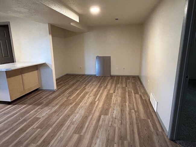 Photo - Marshall Unit B