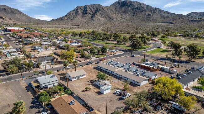 Photo - Spacious 1BR Single-Level Unit with Utilit... Unit A
