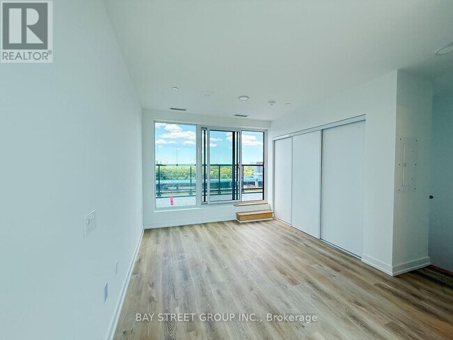 Photo - 6 Chartwell Rd Unit PH7