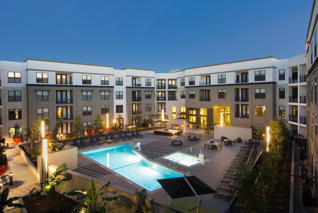 Building Photo - Radius Rental