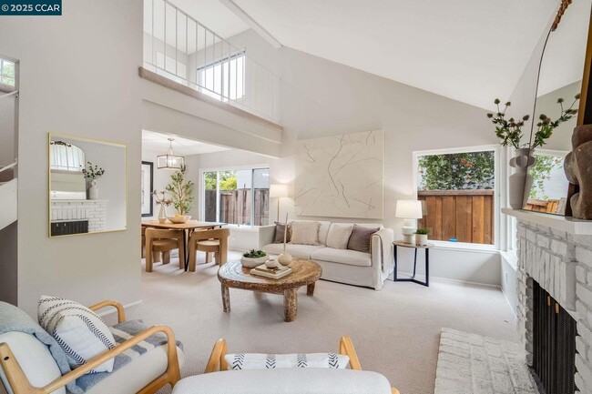 Photo - 4695 S Larwin Ave