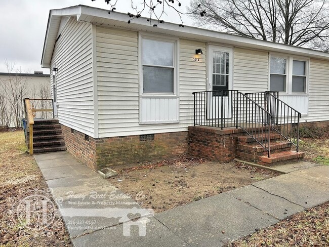 Photo - 201 E Gilbreath St Unit A