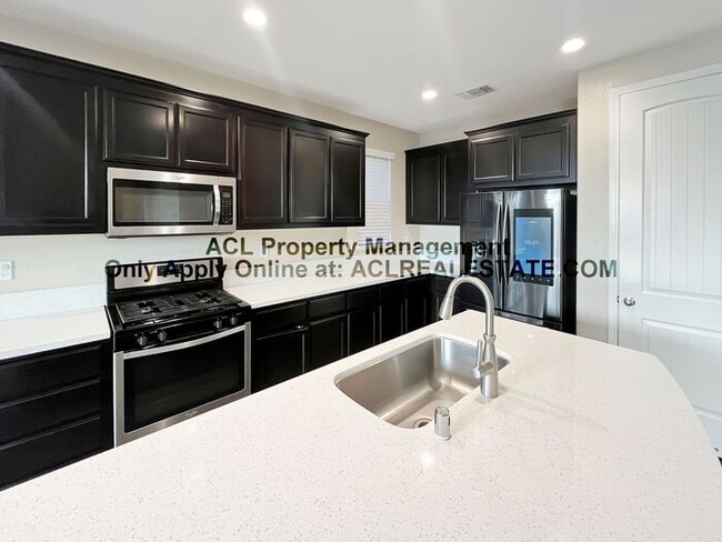 Building Photo - Spacious 5 Bedroom Brentwood Home With Solar Tesla Powerwall And Prime Walkable Location