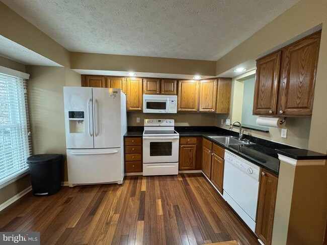 Photo - 2108 Commodore Ct