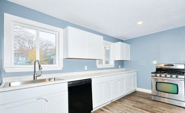 Photo - 1188 Spring St
