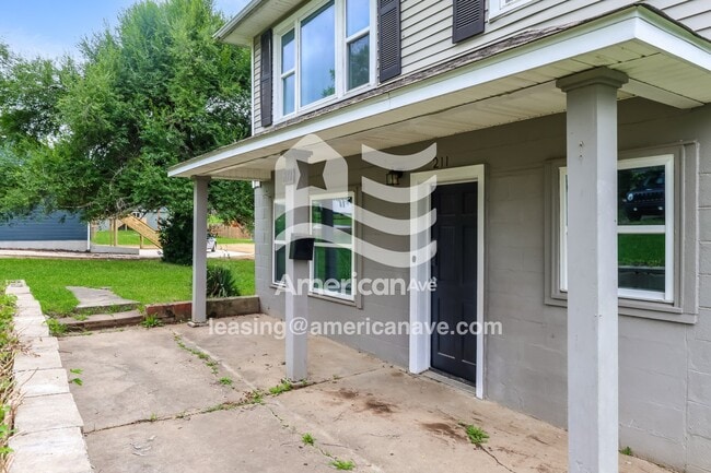 Photo - 211 Peck St