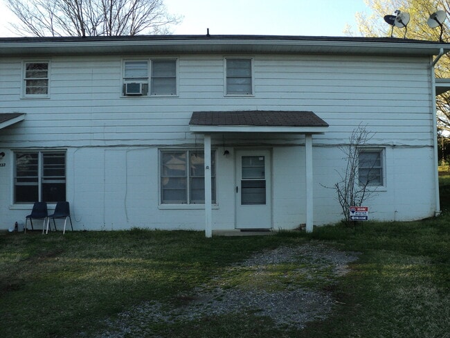 Building Photo - 2-bedroom Apartment City of Maryville