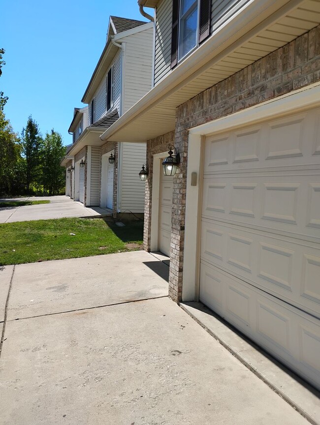 Photo - 3852 Ledyard St