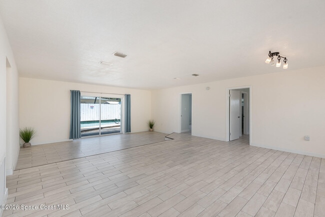 Photo - 705 3rd Ave