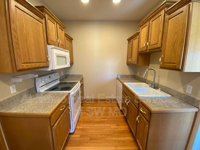 Photo - 5591 N 17th St