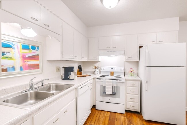 Waterford Square Apartment Homes