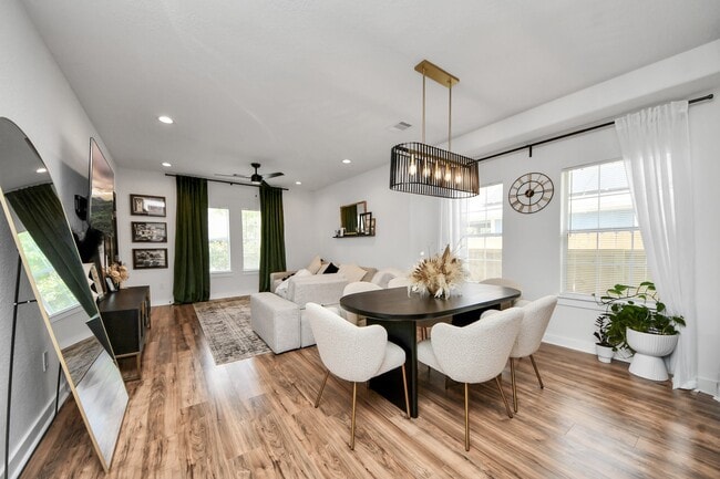 Photo - 111 Jenkins St