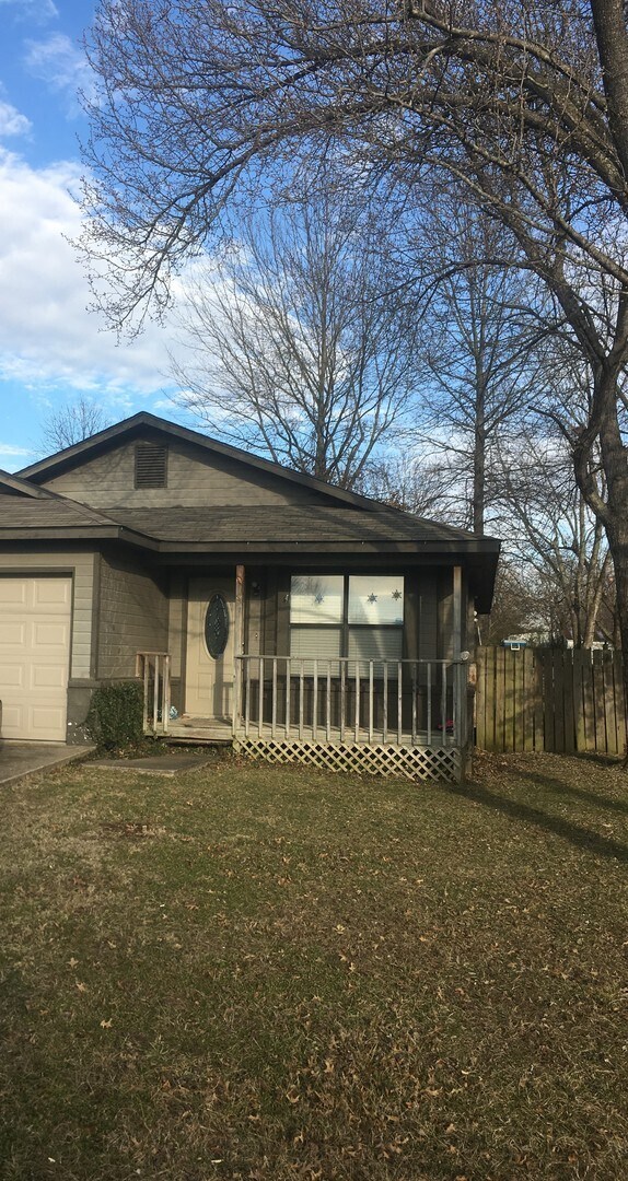 PreLeasing Downtown Area Home in Fayette... House Rental in