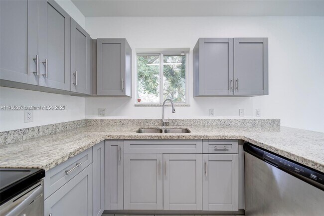 Photo - 14708 NE 7th Ave