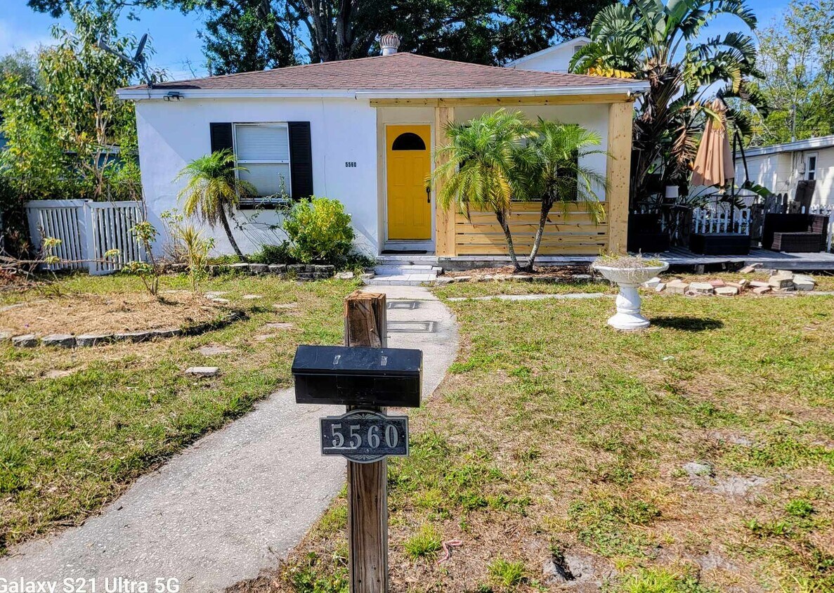Photo - 5560 Kelly Dr N (Saint Petersburg, FL)