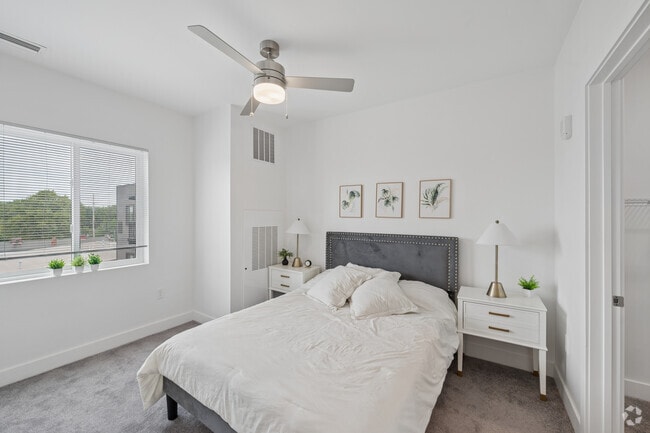 1BR, 1BA - 740SF - Bedroom