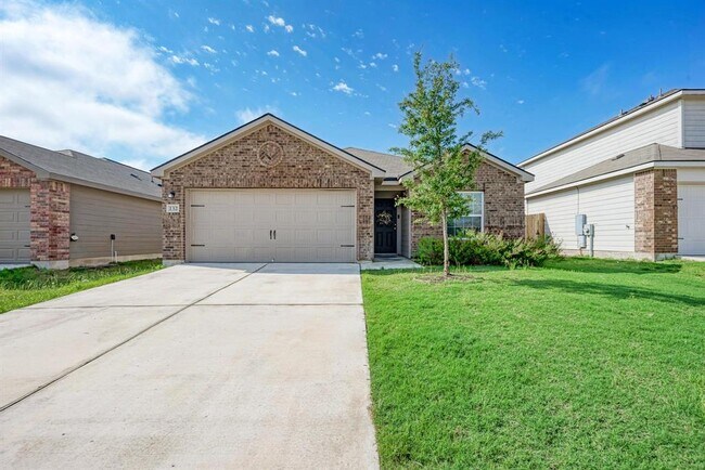Photo - 132 Maywood Ln