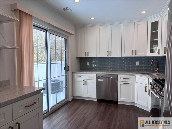 Photo - 12 Covington Ct Unit 12