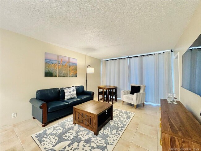 Photo - 9800 S Ocean Dr Unidad 211