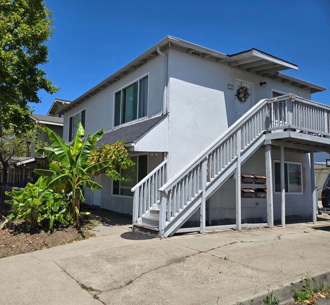 Building Photo - Foothill Plaza Apartments Unit 758 Foothill Blvd