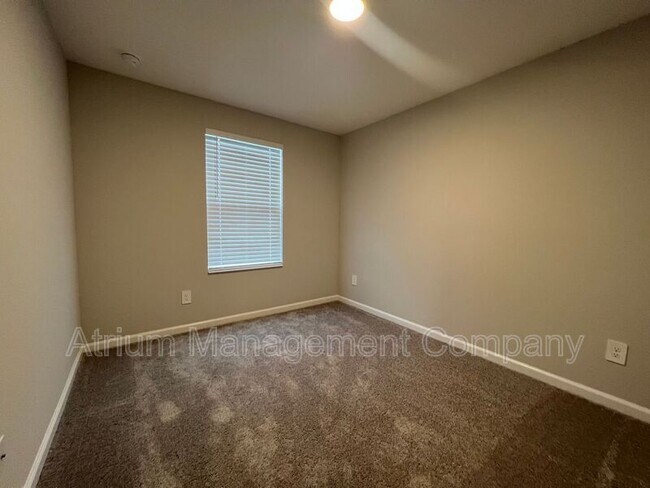 Photo - 426 Cape Honeysuckle Pl