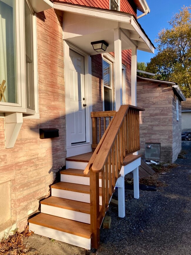 Photo - 502 Bell Rd Unidad Side