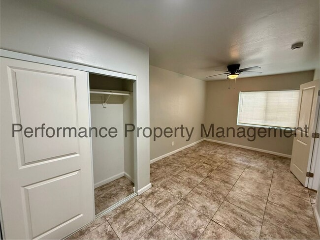 Photo - 1311 E 18th St Unidad B