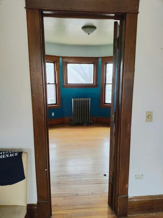Photo - 2545 Cedar Ave S Unit 2 - Upper Floors