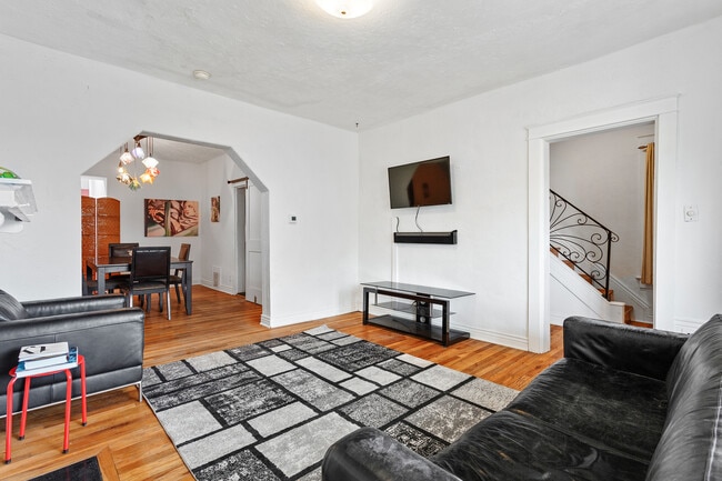 Photo - 2539 Lafayette St