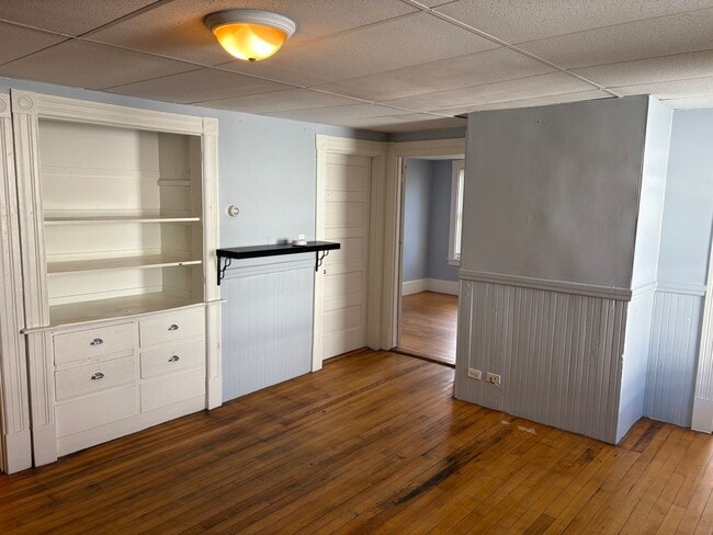 Building Photo - 243 Union St Unit 3