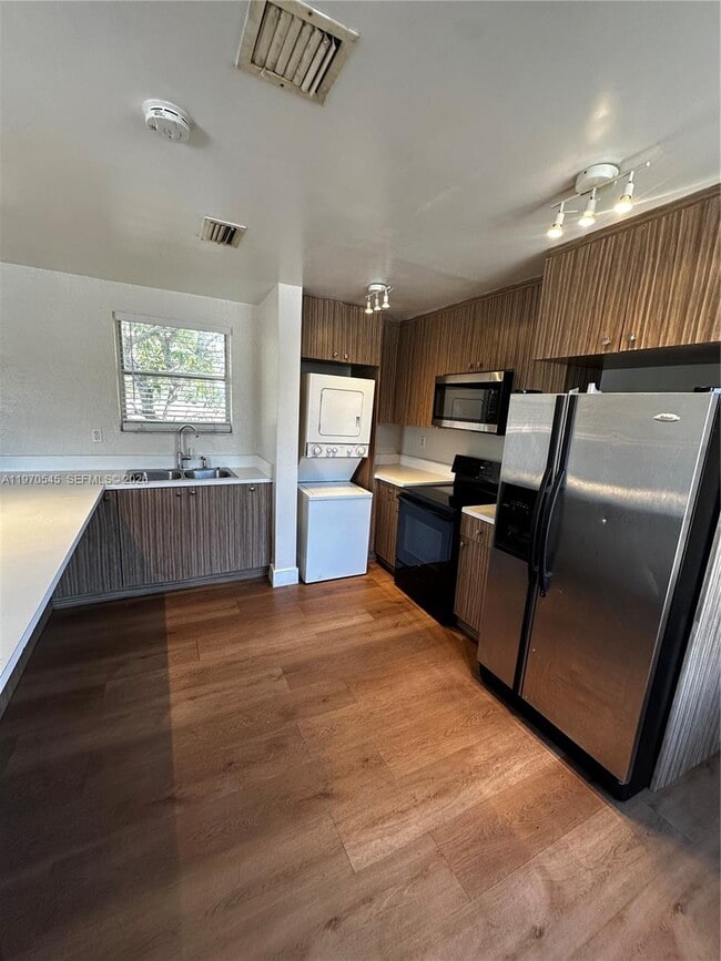 Photo - 5903 N Miami Ave Unidad 5903