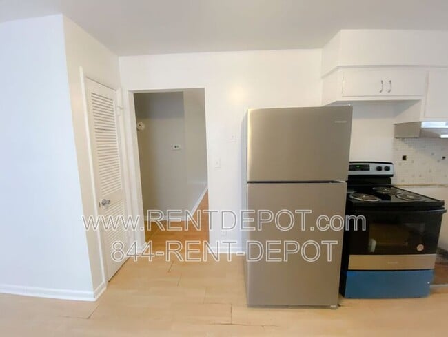 Photo - 1213 S Lombard Ave