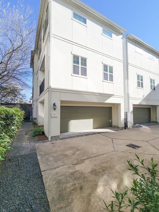 Photo - A Private Urban Retreat in the Heart of the Museum District!