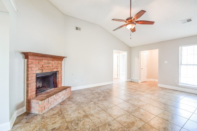 Photo - 7711 Iris Cove