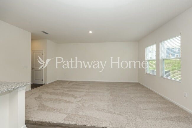 Photo - 1058 Large Poppy Dr