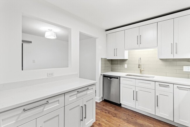 Photo - 850 Sheldon Ct