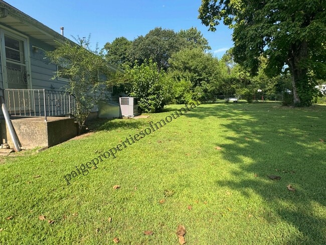 Photo - 425 Ashington Dr