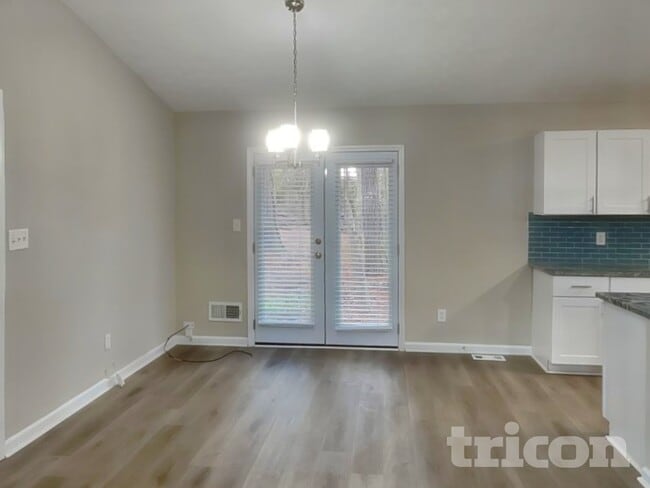 Photo - 212 Hemlock Dr