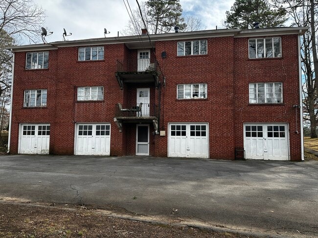 Apartamento en el tercer piso - 723 E Hunt Rd Unidad #4