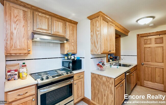 12 S Russell St Unit 1