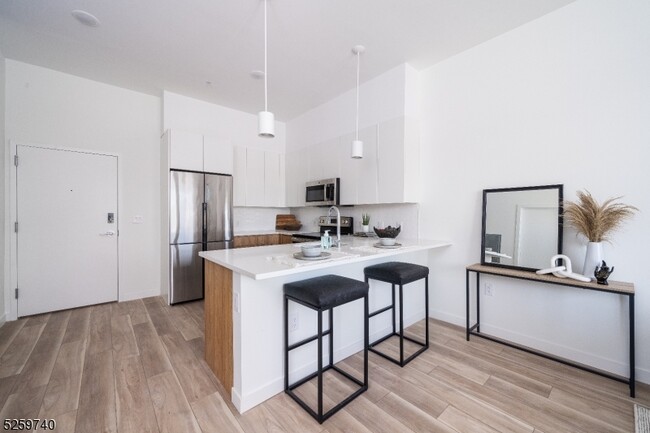 Building Photo - 44 Irvine Turner Blvd Unit 413 Rental